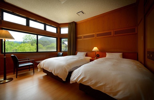 Hanamaki House | Relaxing Yamanokami Onsen Yuukaen with Hot Tub & Dining