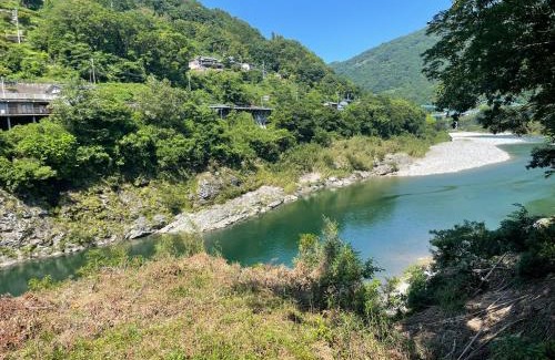 Miyoshi Apartment | YAMAYA BASE 2: Family-Friendly Stay with Kitchen Access