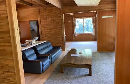 Miyoshi Apartment | YAMAYA BASE 2: Family-Friendly Stay with Kitchen Access