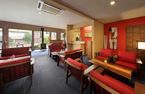 Yumoto-naka-yashiki Hotel | Relax at Yamayuri no Yado with Inviting Hot Tub Amenities