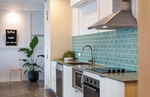 Yamba Apartment | Oceanfront Yamba Views: Family-Friendly Retreat with Breakfast