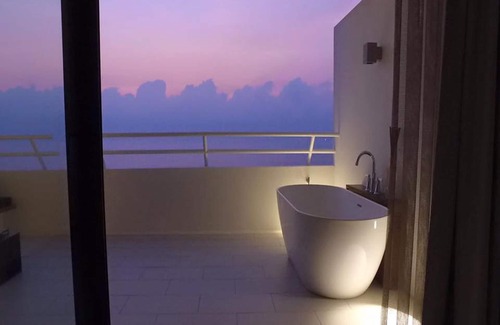 Pak Nam Pran Hotel | Relax at Yambay Hua Hin with Pool, Spa & Family Amenities
