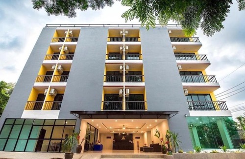 Ratsada Hotel | Yamin Seaview Hotel: A 4-Star Escape with Great Reviews