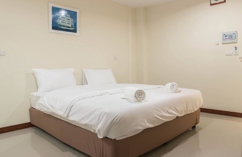 Makham Tia Hotel | Budget-Friendly Bliss at Yamjan Place with Family Amenities