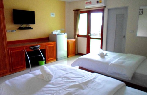 Makham Tia Hotel | Budget-Friendly Bliss at Yamjan Place with Family Amenities