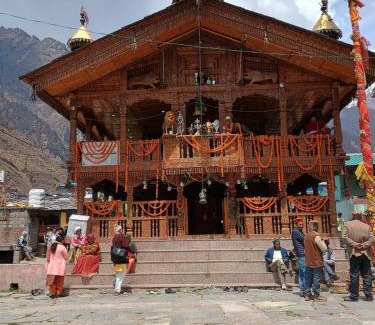 Kharsali Hotel | Yamuna pag pinewood hotel and restaurant