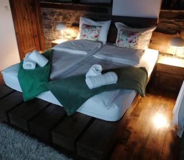 Delchevo House | Cozy Yancheva Guest House with Breakfast & Family Amenities