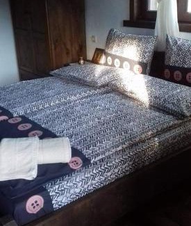 Delchevo House | Cozy Yancheva Guest House with Breakfast & Family Amenities