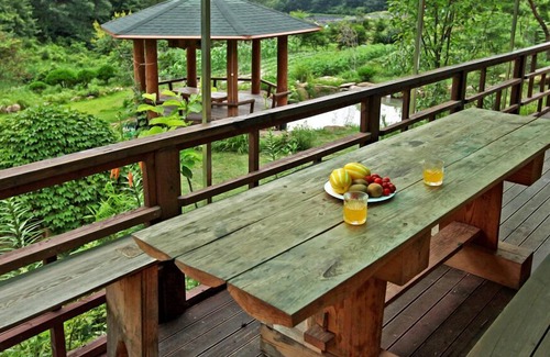 Sutong House | Inviting Yanggaksan Pension: Pool, Restaurant & Family Amenities