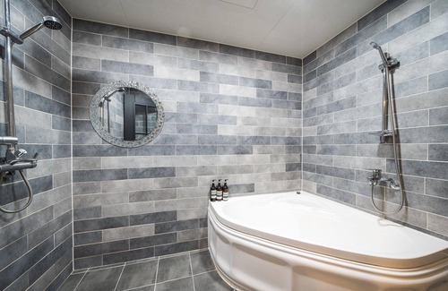 Yangsan Hotel | Eco-Friendly Yangsan Bukbudong Insta Hotel with Breakfast
