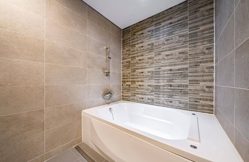 Yangsan Hotel | Eco-Friendly Stay at Yangsan Jungbudong with Hot Tub & Breakfast