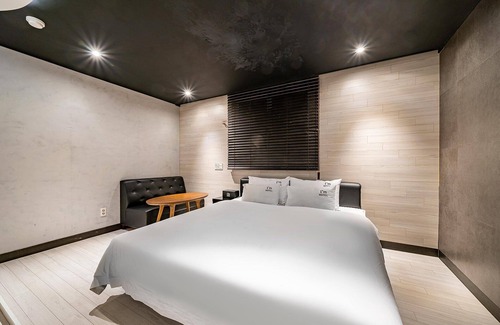 Yangsan Hotel | Eco-Friendly Stay at Yangsan Jungbudong with Hot Tub & Breakfast