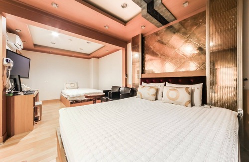 Tongjung Hotel | Eco-Friendly Comfort at Yangsan Mulgeum L with Breakfast