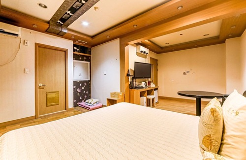 Tongjung Hotel | Eco-Friendly Comfort at Yangsan Mulgeum L with Breakfast