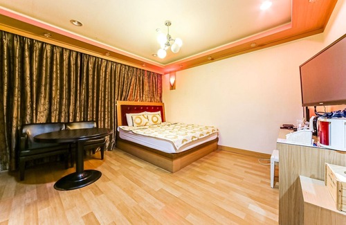 Tongjung Hotel | Eco-Friendly Comfort at Yangsan Mulgeum L with Breakfast