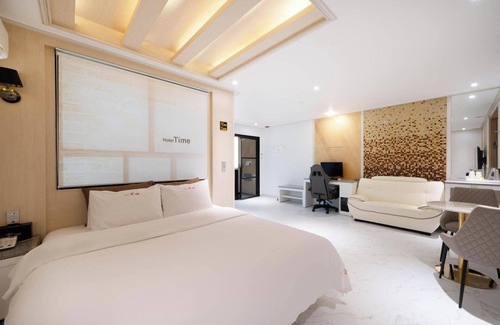 Mulgum-ri Hotel | Eco-Friendly Stay at Yangsan Mulgeum Time with Breakfast