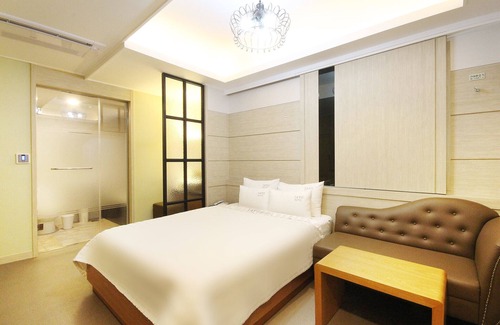 Yangsan Hotel | Eco-Friendly Yangsan Tongdosa Tayo with Breakfast & Hot Tub