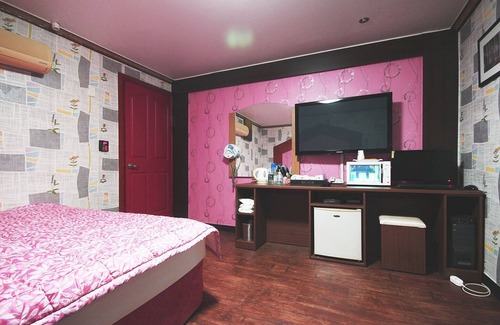 Yangsan Hotel | Eco-Friendly Stay at Yangsan Tongdosa W with Breakfast