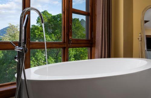 Yangshuo House | Relax at Yangshuo Coco Garden Hotel with Hot Tub & Dining