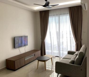 Johor Bahru House | Guest Favorite: YANGTZE HOME STAY with Pool & Hot Tub