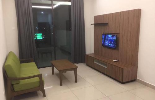 Johor Bahru House | Guest Favorite: YANGTZE HOME STAY with Pool & Hot Tub
