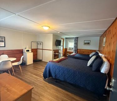 Searsport Hotel | Pet Friendly Yardarm Motel with Child-Friendly Amenities