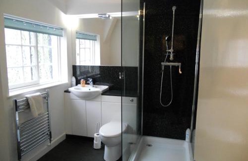 Yarm House | Cozy Yarm View Cottages: Family-Friendly Getaway