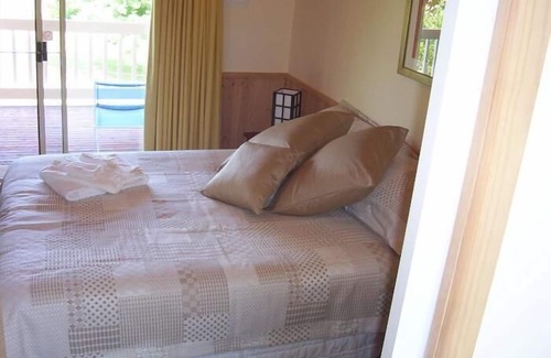 Yarra Glen Bed & Breakfast | Inviting Yarraglen BnB: 4-Star Stay with Breakfast & Kitchen