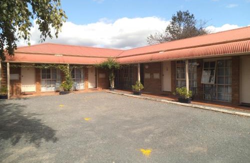 Yarragon Hotel | Comfortable Stay at Yarragon Motel with Family Amenities