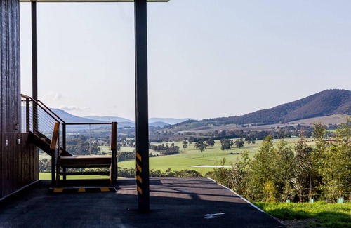 Gruyere House | Inviting Yarramunda Bed and Breakfast: Angus House Awaits