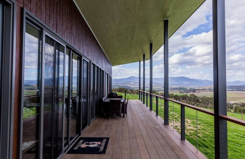 Gruyere House | Inviting Yarramunda Bed and Breakfast: Angus House Awaits