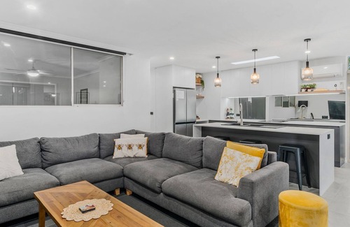 Mulwala Apartment | Modern Yarrawonga Lakeside Apartment with Lake Views