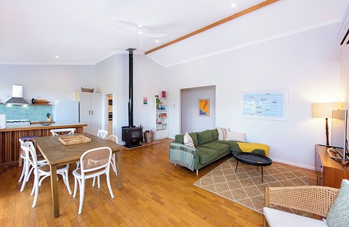 Peppermint Grove Beach House | Yarrimbah – Relaxed Coastal Getaway