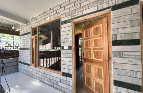Kasol House | Cozy Yashi Kasol Cottage: Pet and Child Friendly Retreat