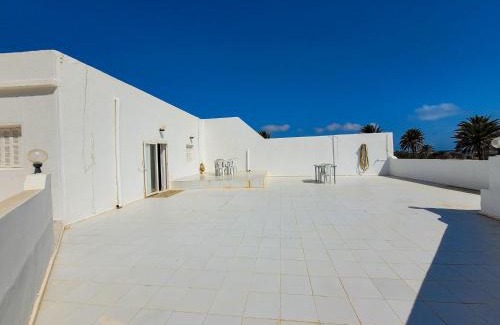 Aghir Apartment | Yassmine: 4-Star Family & Pet-Friendly Escape Awaits