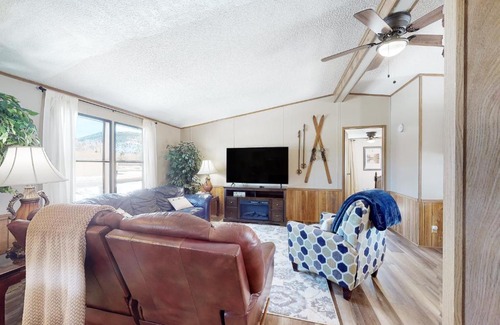 Alpine Village House | Discover Yatahey: Pet-Friendly 4-Star Retreat for Families