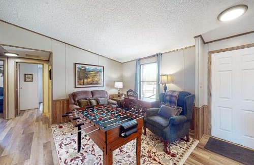 Alpine Village House | Discover Yatahey: Pet-Friendly 4-Star Retreat for Families