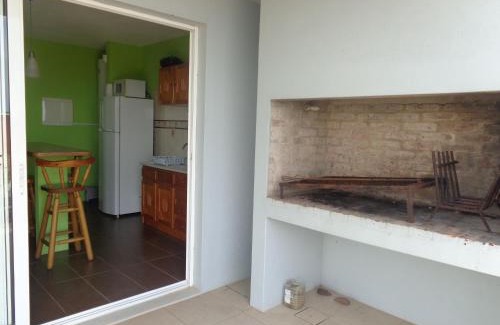 Punta del Diablo Apartment | Inviting Yavé Yireh: Family-Friendly with Hot Tub & Kitchen