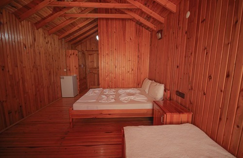 Adrasan Hotel | Beachfront Yavuz Motel Adrasan: Family-Friendly Retreat
