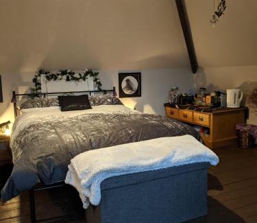 Lyme Regis Bed & Breakfast | Guest Favorite: Yawl at Harcombe House, Rated 8.8/10