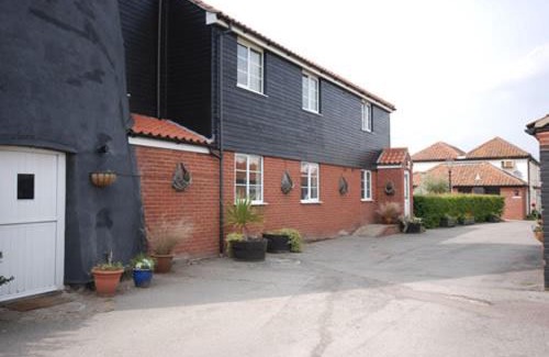 Yaxham Bed & Breakfast | Discover Yaxham Mill: Family-Friendly with Wheelchair Access