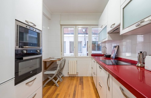 Deustuko San Pedro-Erribera Apartment | Experience YBARRA: Family-Friendly Stay with Spa and Breakfast
