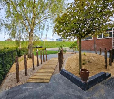 Yerseke Bed & Breakfast | Elegant Ybizee Hotel: Spa, Dining & Family-Friendly Retreat