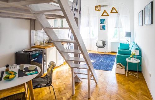 Szekesfehervar Apartment | Top-Rated Ybl Apartment in City Center - Child Friendly Stay