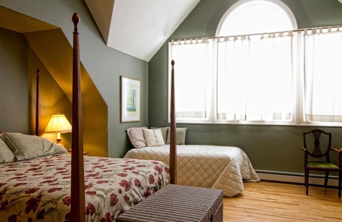 Argyle Hotel | Experience Ye Olde Argyler Lodge: Child-Friendly Retreat