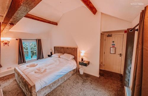 Bamber Bridge Hotel | Discover Ye Olde Original Withy Trees: Family-Friendly Stay