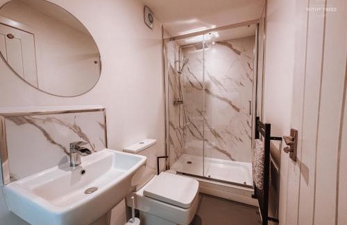 Bamber Bridge Hotel | Discover Ye Olde Original Withy Trees: Family-Friendly Stay