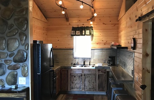 Whittington RV Rental | Relax Year-Round at The Pines with Pool & Lake Views