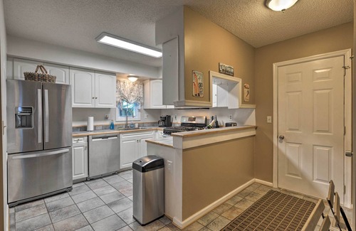 McGaheysville House | Perfect Year-Round Retreat Near Skiing and Waterpark!