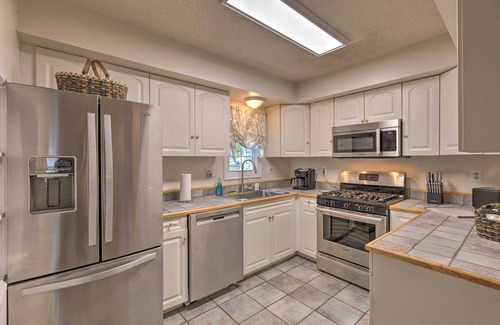 McGaheysville House | Perfect Year-Round Retreat Near Skiing and Waterpark!